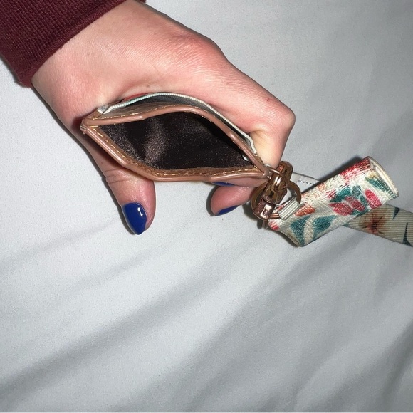 THREAD- Keychain - Picture 3 of 3